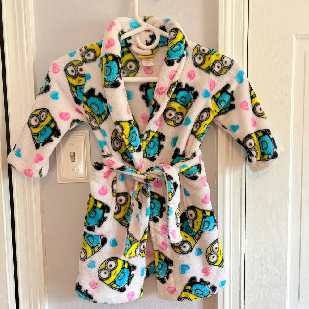 Minions Girls 4 Bathrobe White Plush Hearts Fleece Robe Loungewear Belt